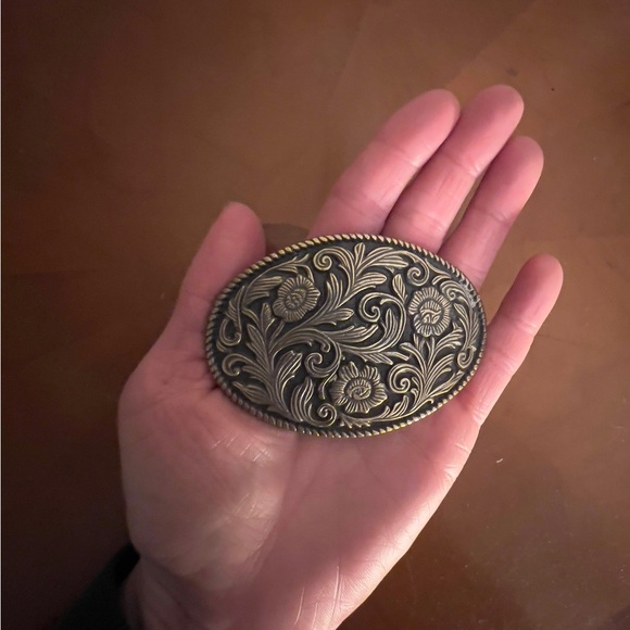 Silver & Black Vintage Southwestern Floral Belt Buckle - Picture 3 of 5